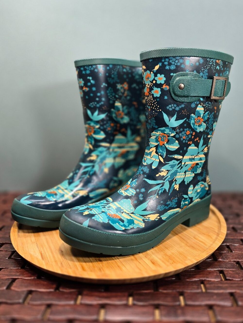 Chooka Handcrafted Women's Premium Rain Boots Size 7 Garden Shoes Waterproof